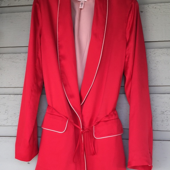 NWOT VS CLASSIC SATIN ROBE/LOUNGING JACKET/LIPSTICK RED/LINED BELTED W/TASSELS - Picture 5 of 10